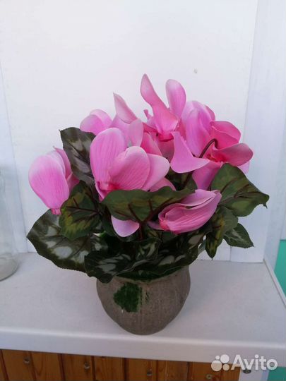 Искусственный цветок цикламен