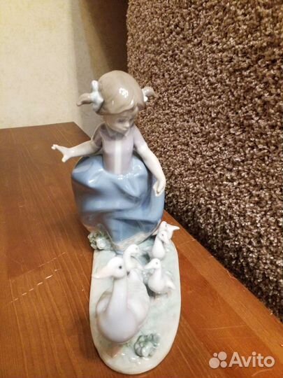 Статуэтка фарфоровая Lladro 