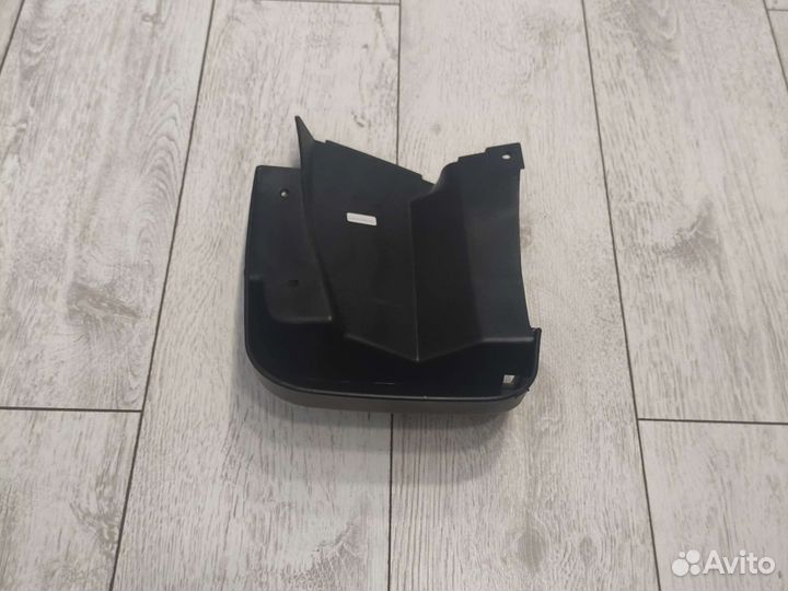 Брызговик задний правый honda civic 4D 2005-12