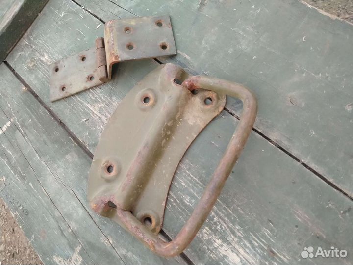 Петли для дверей