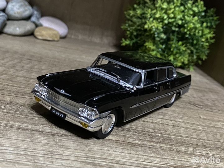 Модель автомобиля зил-111Г