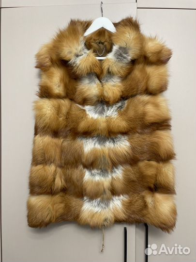 Жилетка меховая женская М queen furs лиса