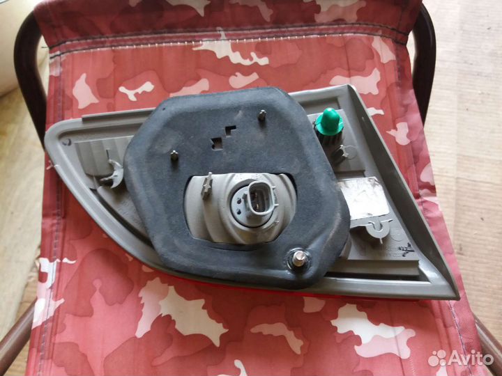 Фонарь багажника на Nissan Almera G15