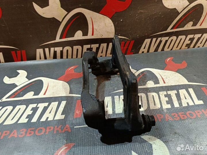 Скоба суппорта передняя Toyota Wish Xe10 минивэн