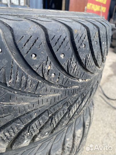 Goodyear UltraGrip Extreme 215/55 R16