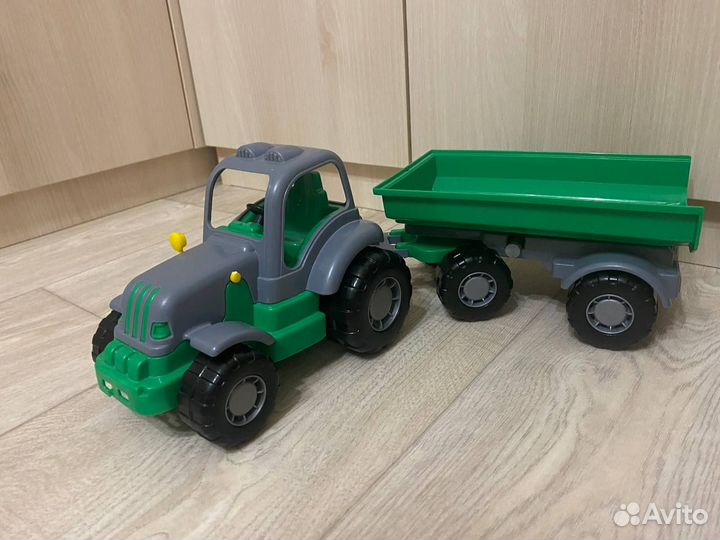 Пожарная машина, трактор с прицепом, квадроцикл