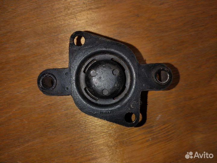 Опора кулисы рычага кпп ваз 2110