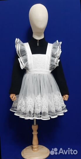 Школьный фартук нарядный, белый