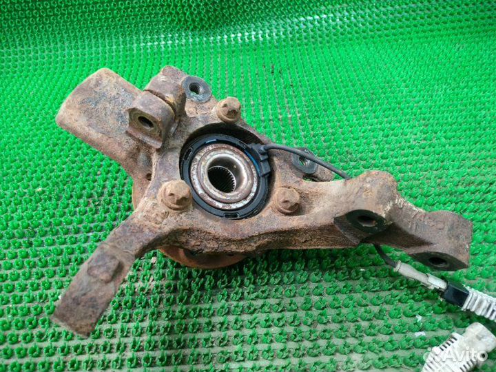 Кулак поворотный передний правый Opel Astra H