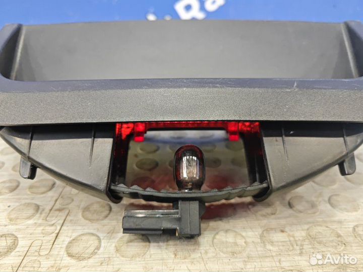 Стоп-сигнал Renault Logan 2