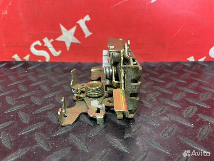 Замки двери правой