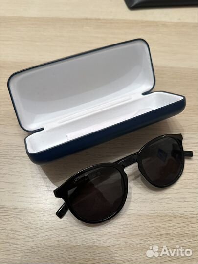 Солнцезащитные очки Lacoste