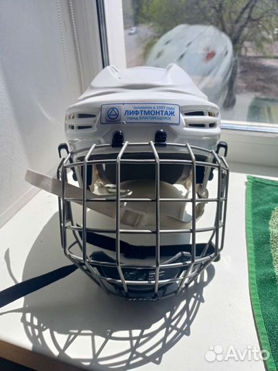 Шлем хоккейный