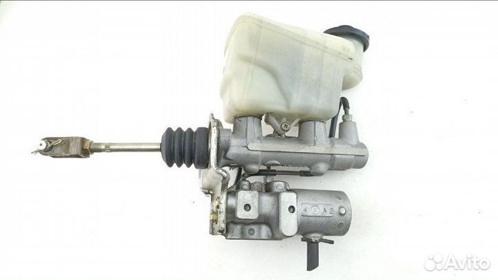 Главный тормозной цилиндр Toyota Crown Majesta