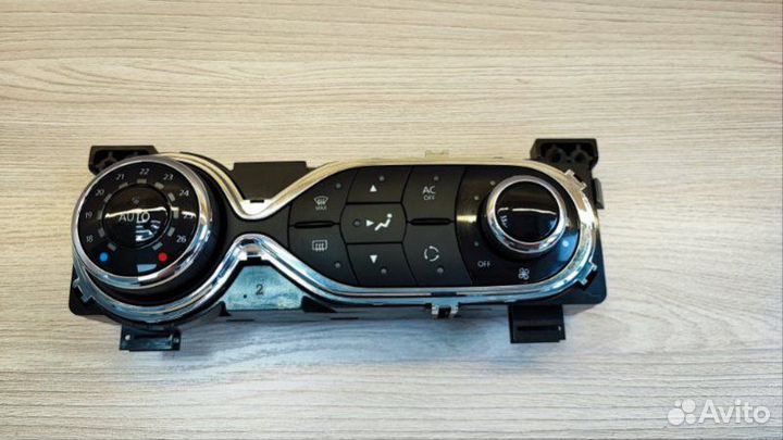 Блок климат-контроля с кнопками Renault Sandero