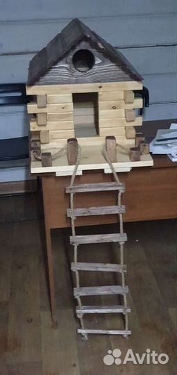 Кормушка для белок и птиц