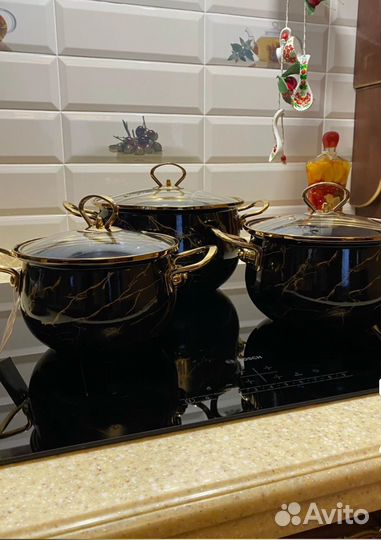 Набор эмалированных кастрюль новый