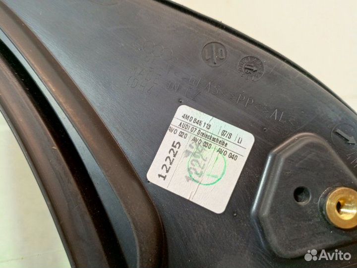 Стекло двери передней левой (форточка) Audi Q7 4M