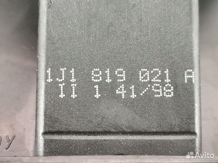 Моторчик печки Volkswagen Golf 3 1998 1J1819021C