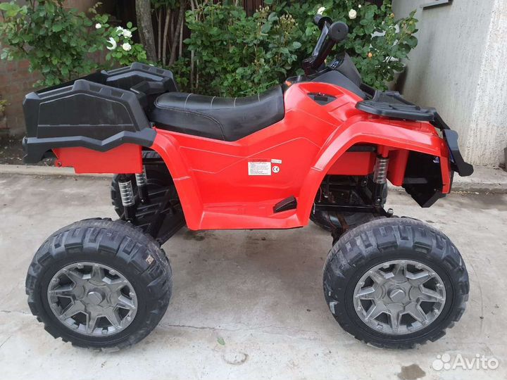 Детский квадроцикл на аккумуляторе