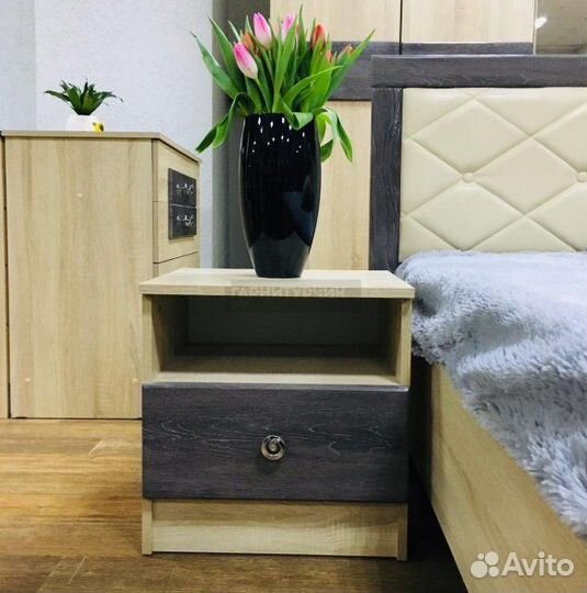 Тумба прикроватная новая