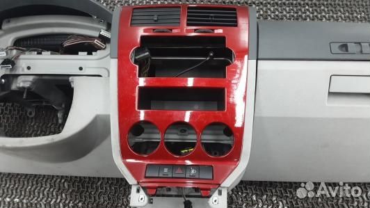 Панель приборов (торпедо) dodge caliber (8AR09IS01