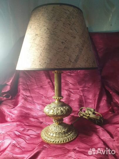 Бронзовая настольная лампа