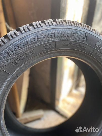Goodyear UltraGrip 500 195/60 R30