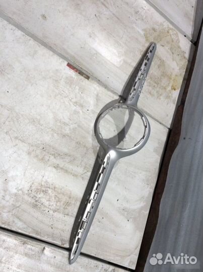 Накладка решетки радиатора Mercedes-Benz Cla-Class