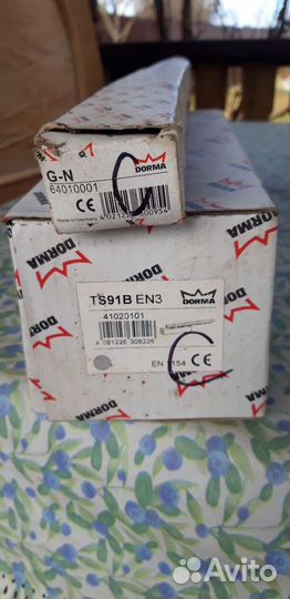 Доводчик dorma, личинка замка