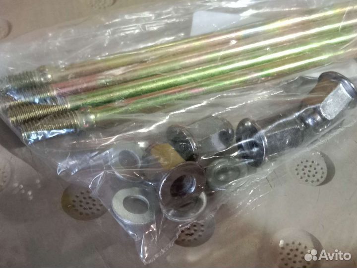 Шпильки головки на мопед