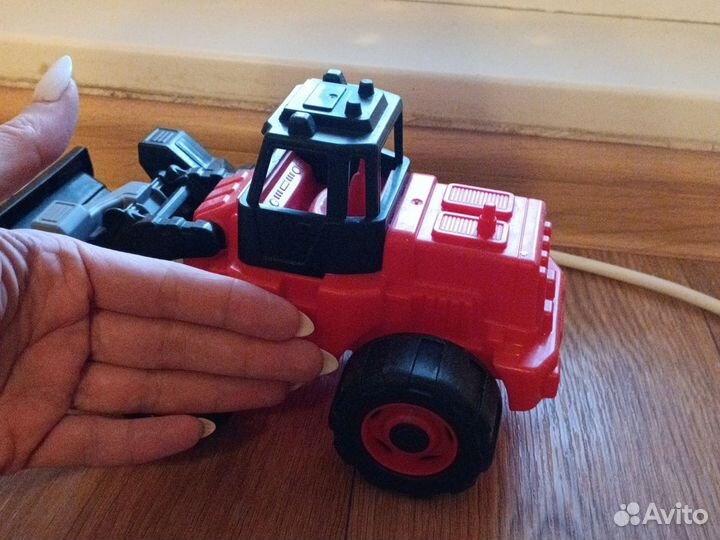 Детский трактор