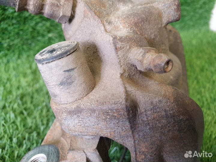 Тормозной суппорт передний правый Renault Megane 3