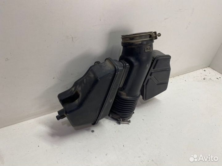 Патрубок воздушного фильтра Toyota Land Cruiser