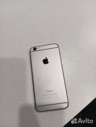 Телефон iPhone 6