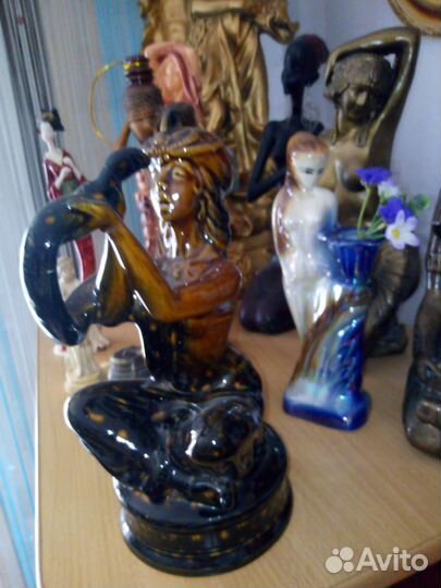 Статуэтки