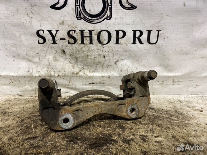 Скоба суппорта передняя Ssangyong Rexton 2 D27DT