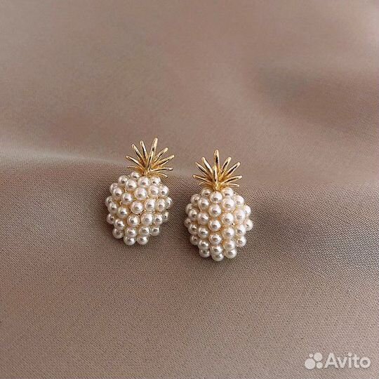 Серьги -гвоздики. несколько видов