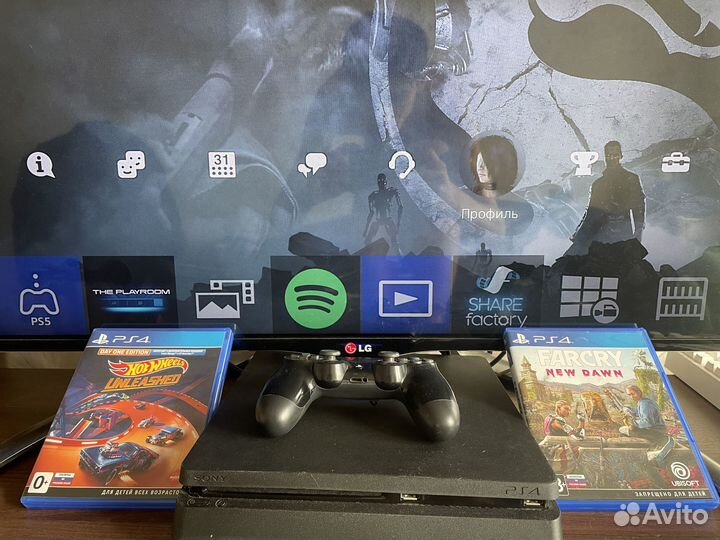 Игровая приставка ps4 slim 500