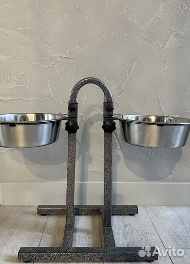 Подставка для кормления собак