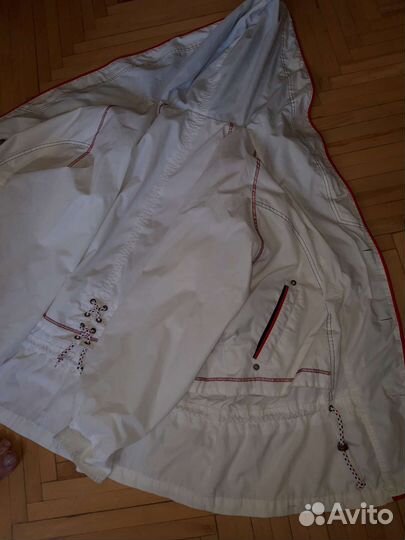 Ветровка женская