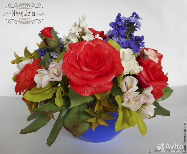 Яркая цветочная композиция для интерьера