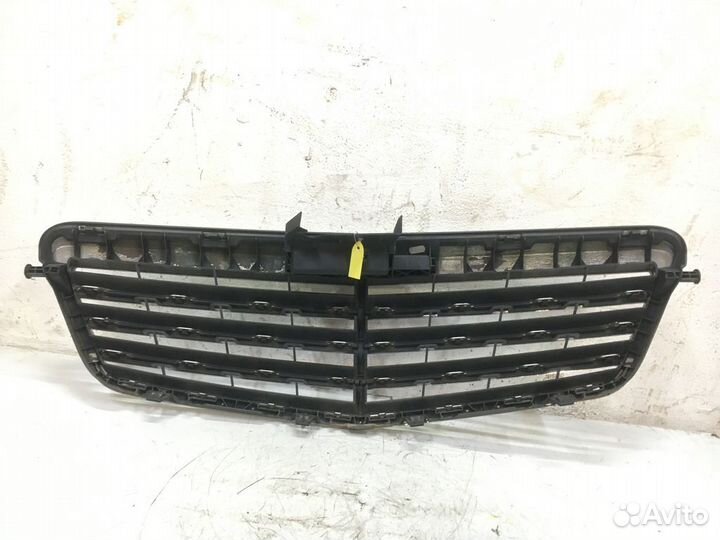 Решетка радиатора Mercedes-Benz E-Class