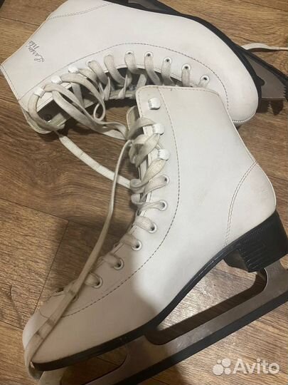 Фигурные коньки Larsen White