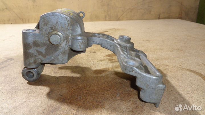 Кронштейн кондиционера Toyota LC Prado 120