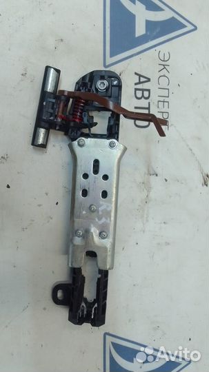 Кронштейн ручки двери Toyota Corolla(E160, E170)