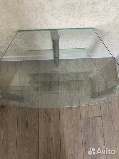 Стеклянная тумба под тв