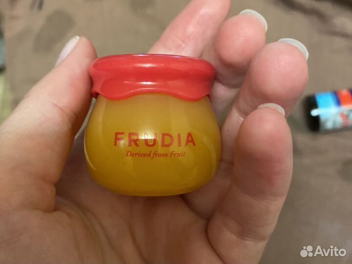 Бальзам для губ frudia