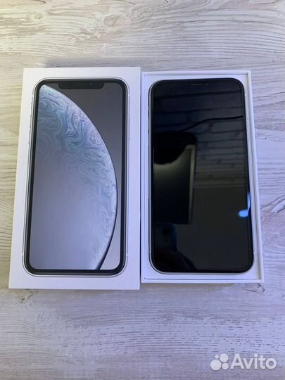 iPhone Xr, 64 ГБ