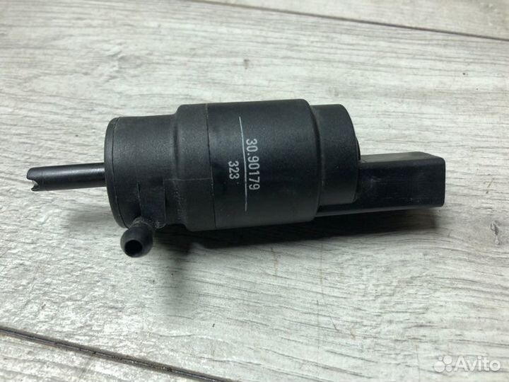 Моторчик омывателя стекла Mercedes-Benz E-Class